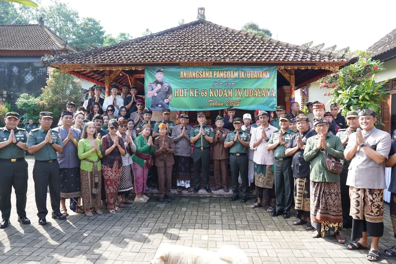 Pangdam IX/UDY Mayjen Piek Budyakto Anjangsana ke Puri Pahlawan I Gusti Ngurah Rai
