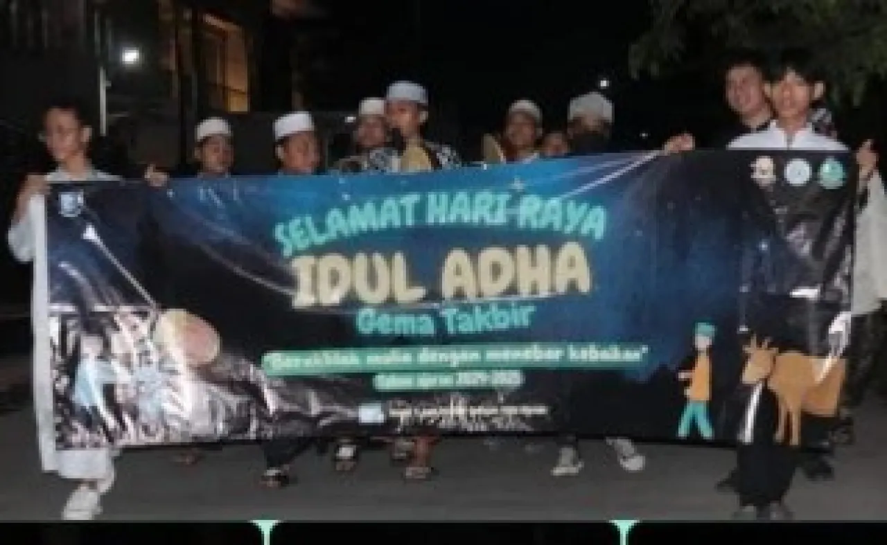 Menyambut Hari Raya Idul Adha SMK Negeri 6 Surabaya Gelar Takbir Akbar