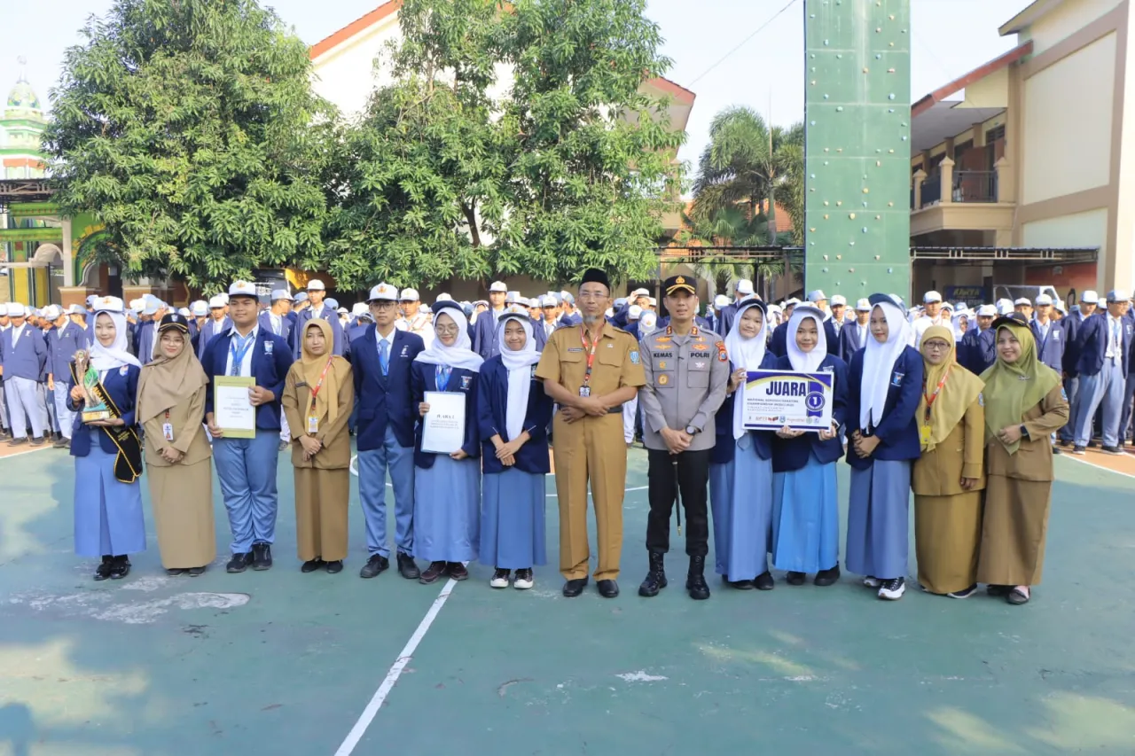 Police Goes to School, Satlantas Polresta Surabaya Sambangi SMKN.1 Surabaya