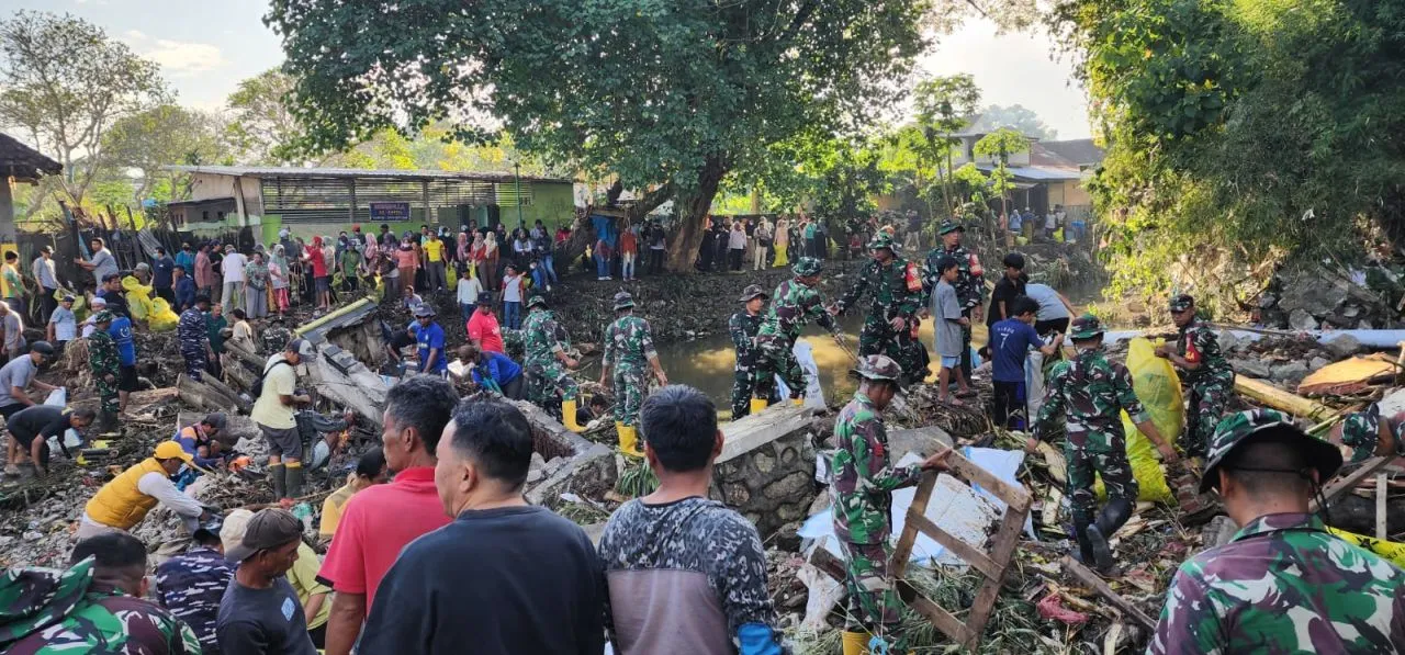 Karya Bakti TNI: Libatkan Ribuan Personel Normalisasi Wilayah Terdampak Banjir Mataram