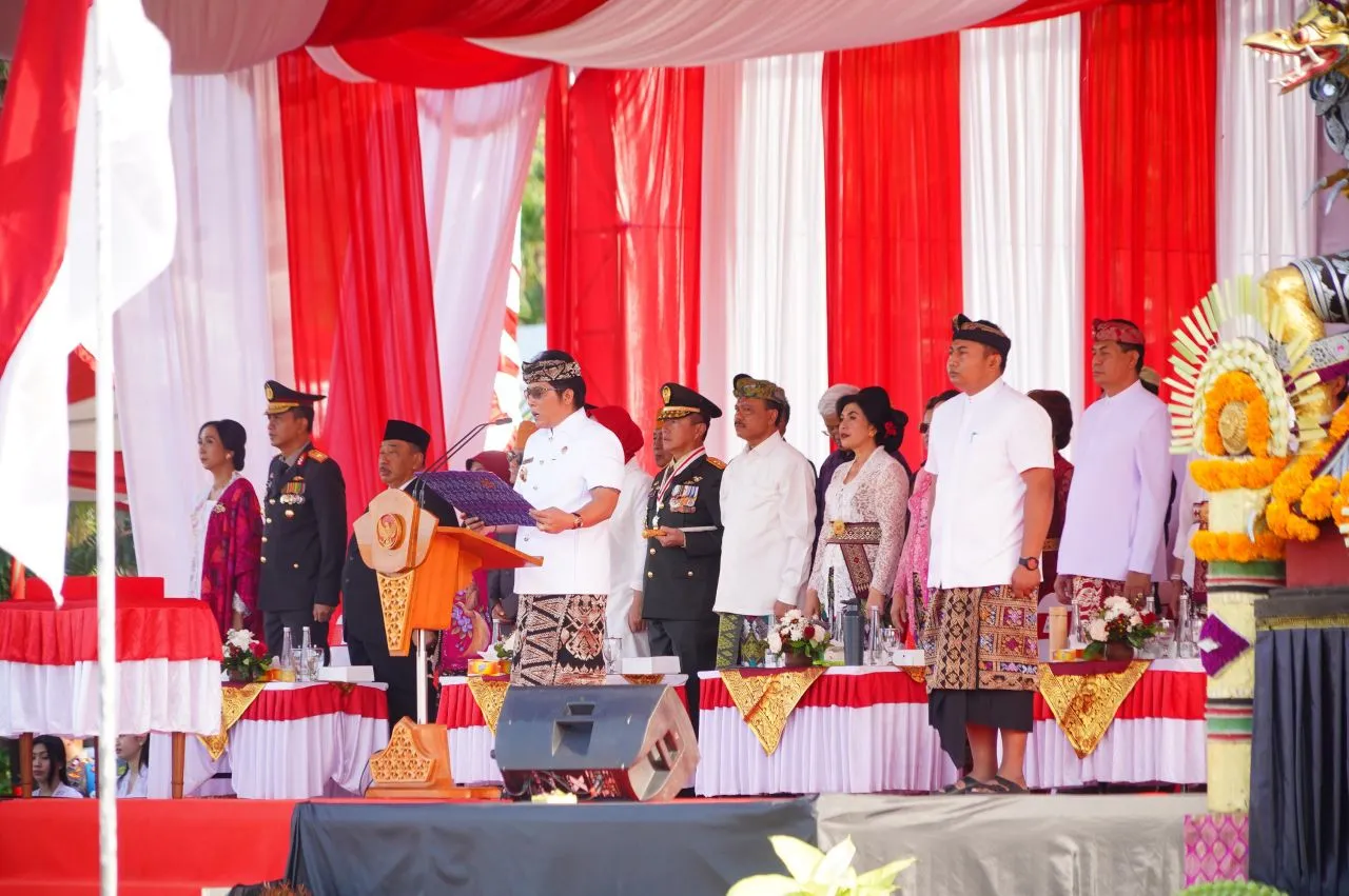 Pangdam IX/Udayana Hadiri Upacara Peringatan HUT ke-80 Kemerdekaan RI di Renon