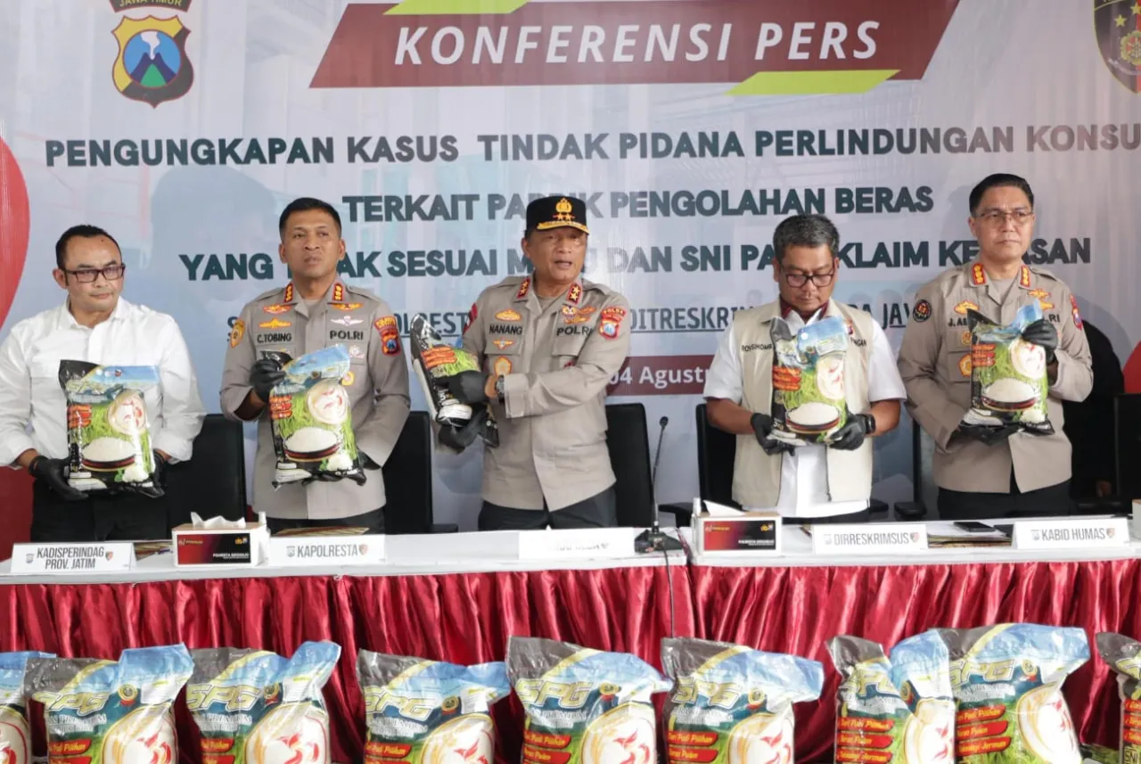 Polisi Berhasil Ungkap Beras Oplosan Sehari Produksi 14 Ton Pemilik Pabrik di Sidoarjo Jadi Tersangka
