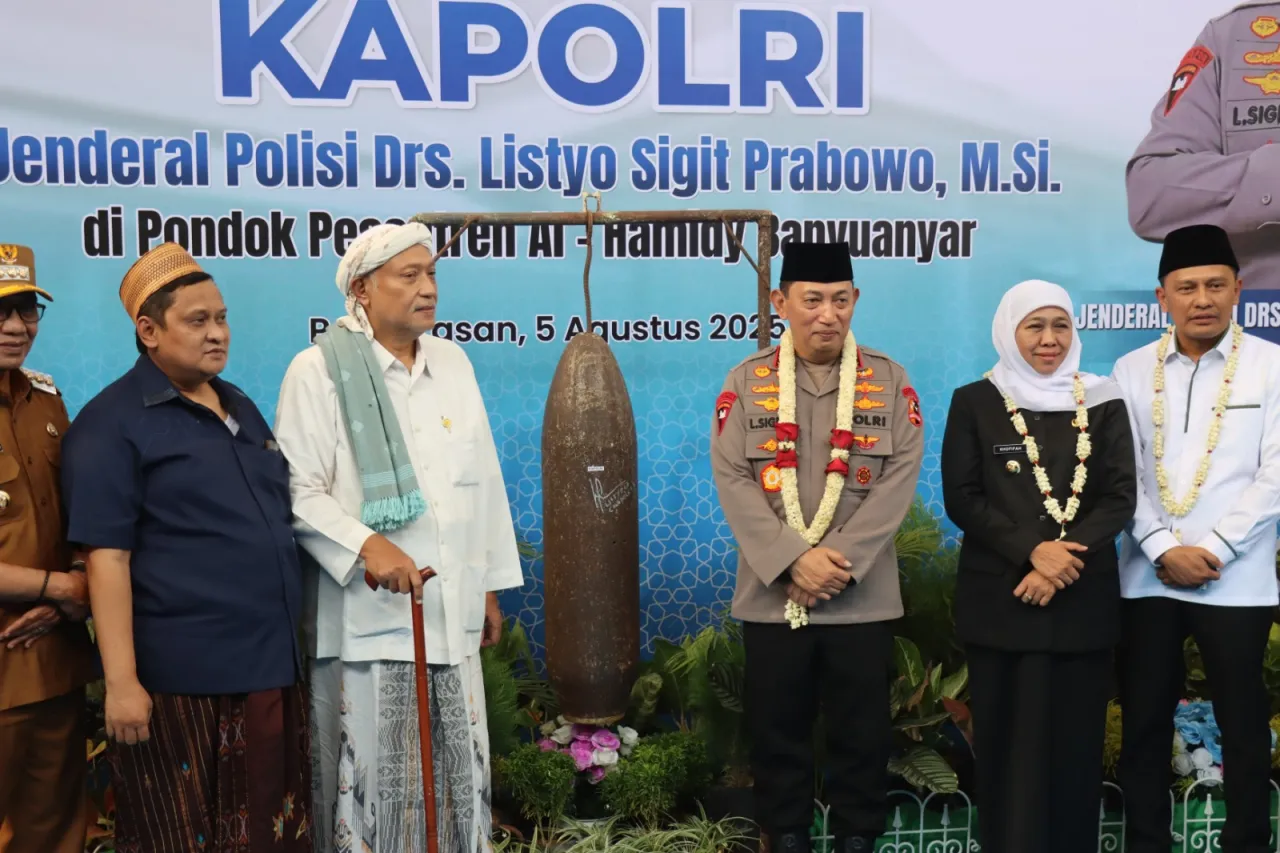 Kapolri Silaturahmi ke Ponpes Al-Hamidy Banyuanyar, Tekankan Sinergitas dan Persatuan