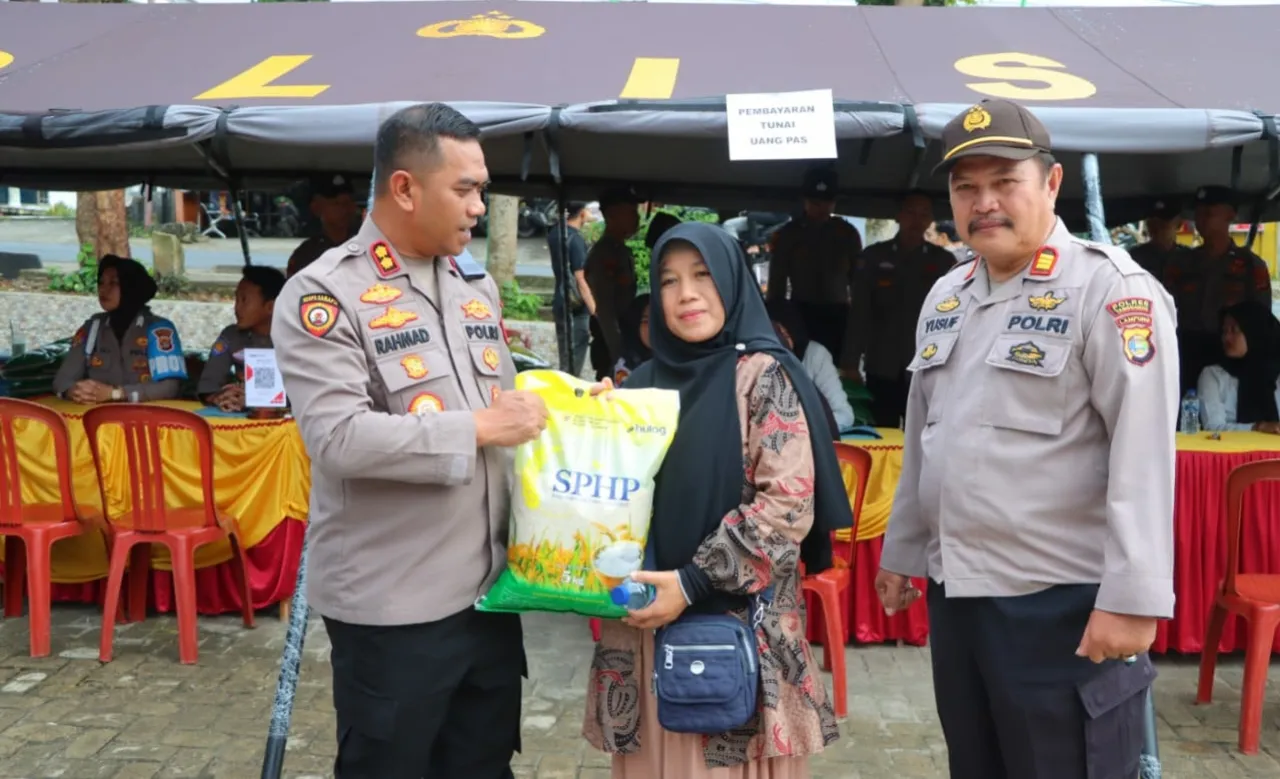 Kapolres Tanggamus Buka Gerakan Pangan Murah SPHP, Sediakan 2 Ton Beras untuk Warga