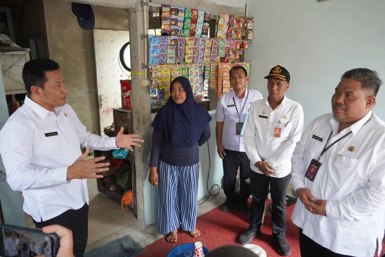 Sidak Bedah Warung Rakyat, Bupati Subandi : Tahun Depan Anggarannya Dinaikkan