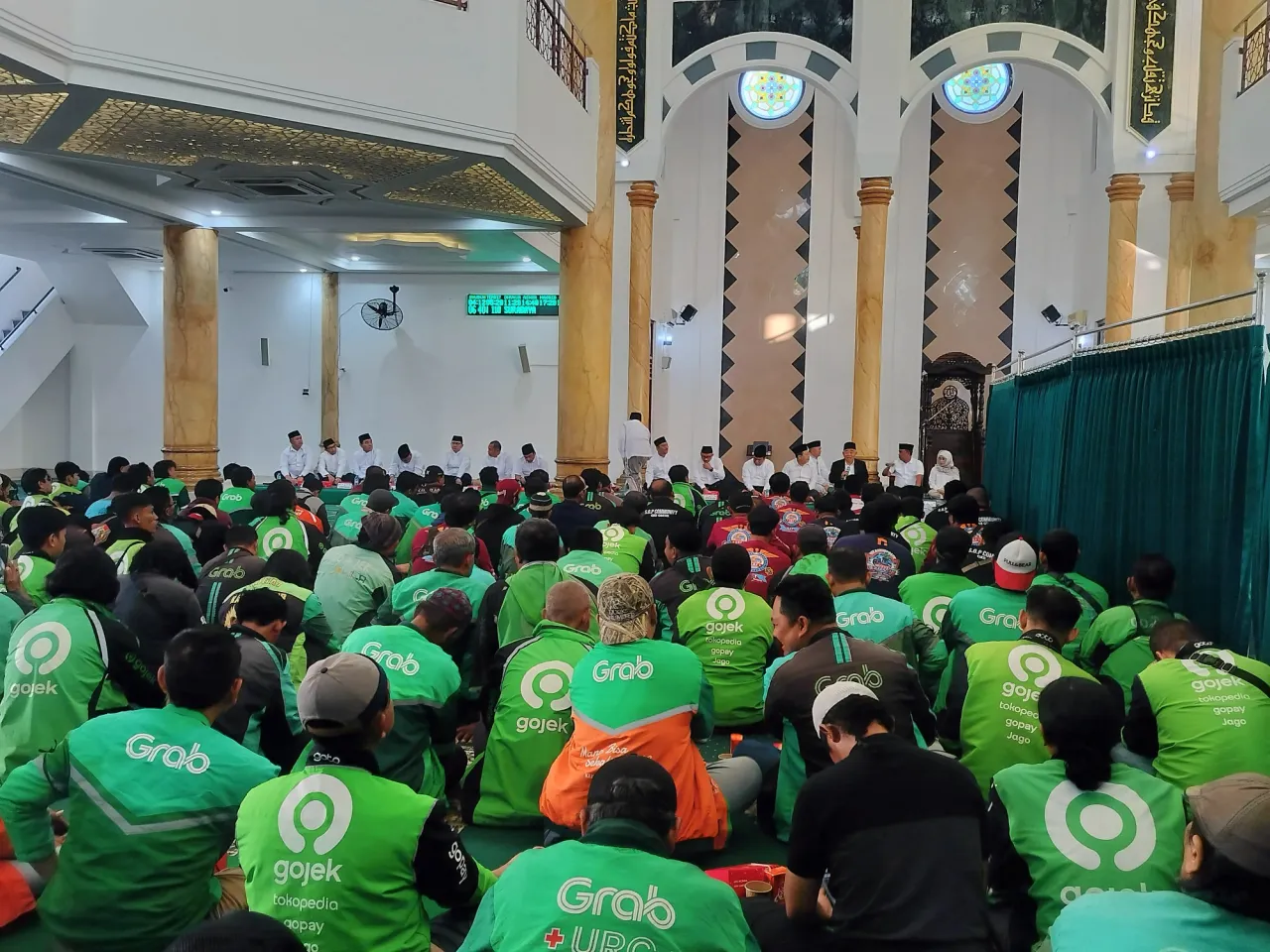 Solidaritas Ojol Surabaya dan Maki Jatim Gelar Istiqosah dan Doa untuk Affan Kurniawan serta Ketenteraman Jawa Timur