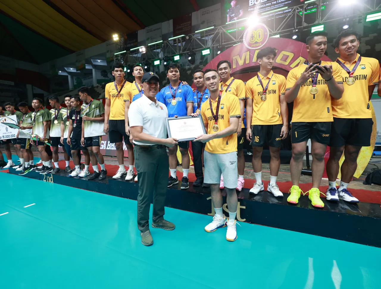 Tim Putra Bhayangkara Presisi Juara I di Open Tournament Bola Voli Piala Panglima TNI Tahun 2025