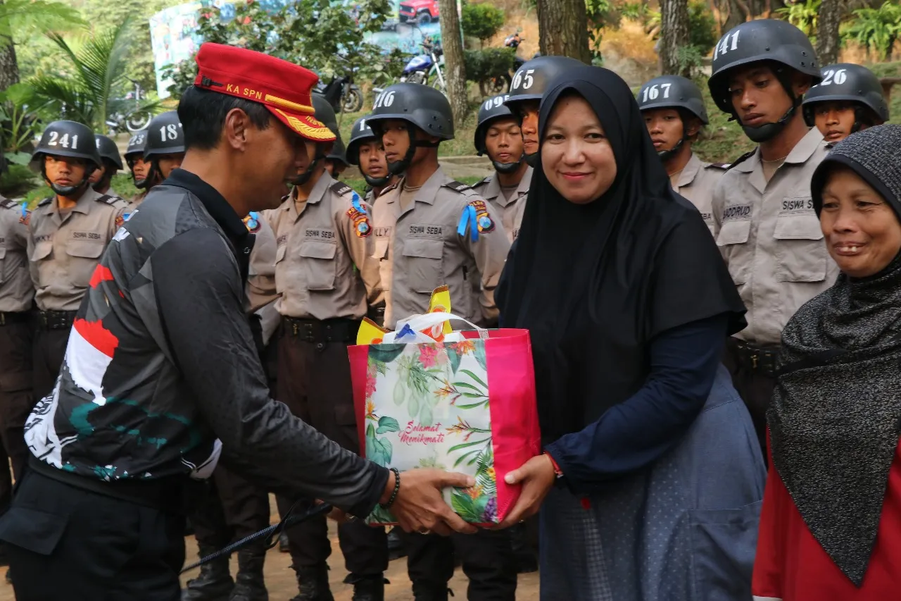 Hari Kedua Outbound Siswa Diktukba SPN Polda Jatim Asah Keterampilan Taktik Hingga Bersosial Empati