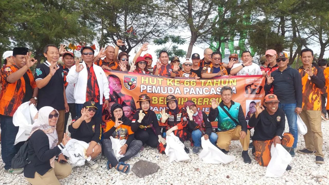 Pemuda Pancasila Surabaya Gelar Aksi Bersih-Bersih Pantai Kenjeran