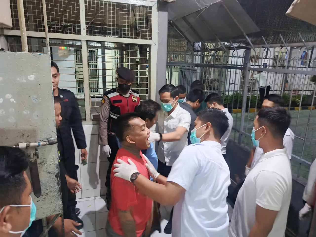 Lapas Kelas IIA Sidoarjo Gelar Razia Gabungan Bersama Aparat Penegak Hukum
