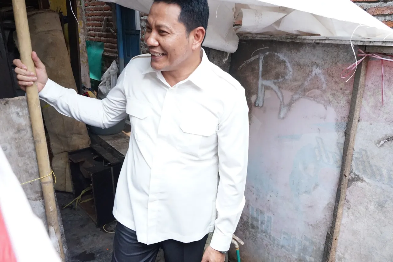 Rumah Penjual Kerupuk Terbakar, Bupati Gandeng Baznas Percepat Bantuan Perbaikan