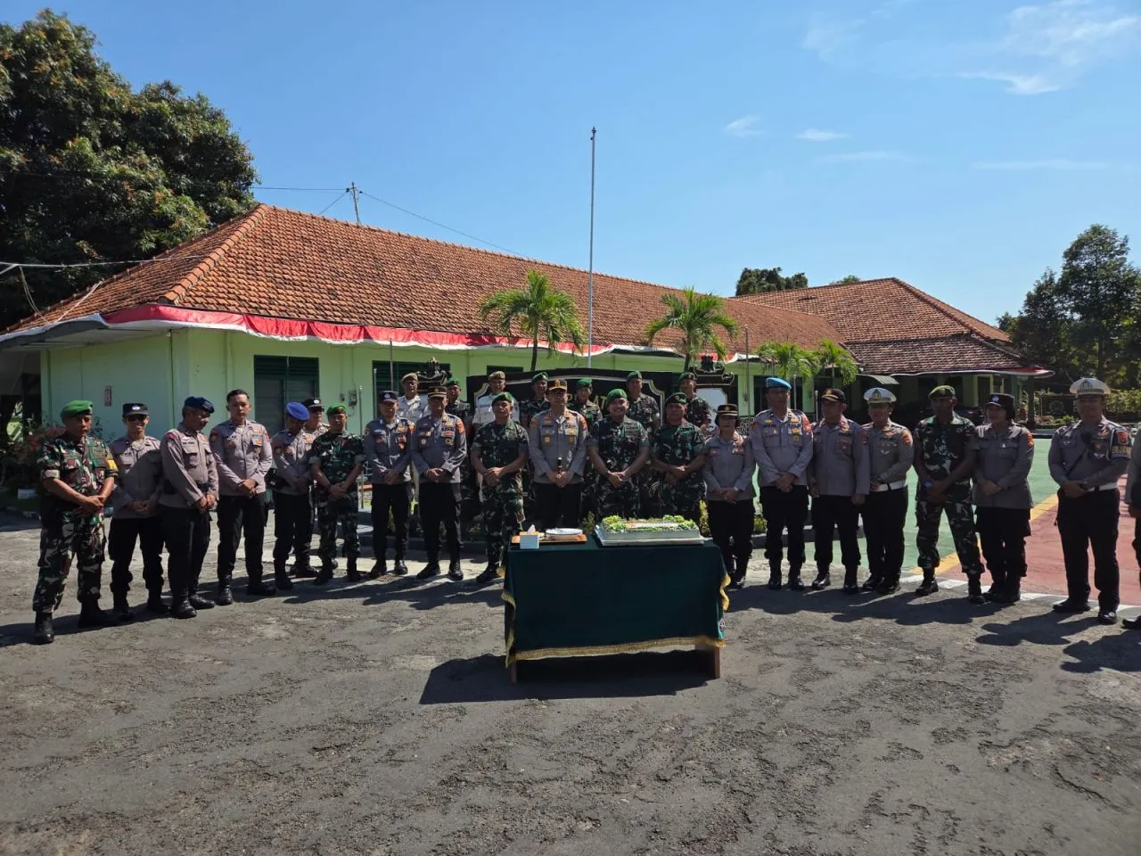 HUT ke-80 TNI Jadi Momentum Keakraban TNI-Polri di Secata Rindam IX/Udayana