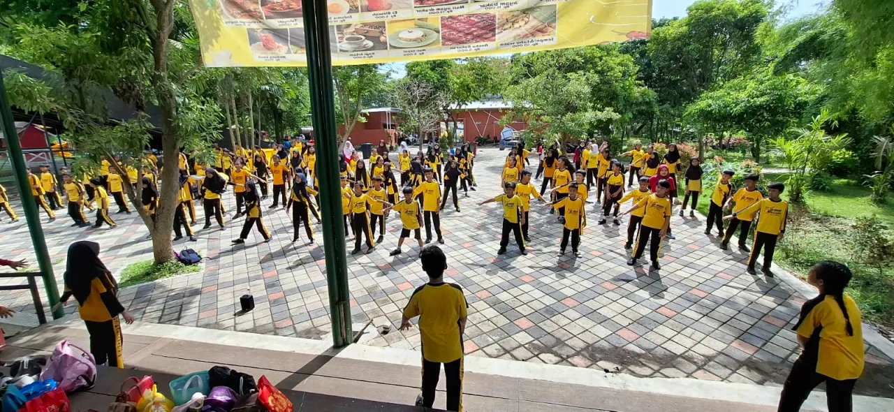 SDN Kaliasin V / 284 Gelar Rundown ( Outing Class ) di Taman Harmoni