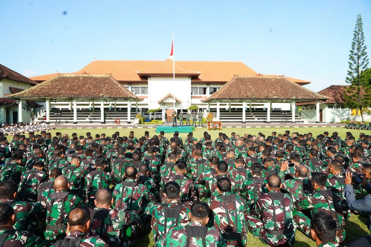 Pangdam IX/Udayana Tekankan Disiplin dan Pembinaan Teritorial di Upacara 17-an