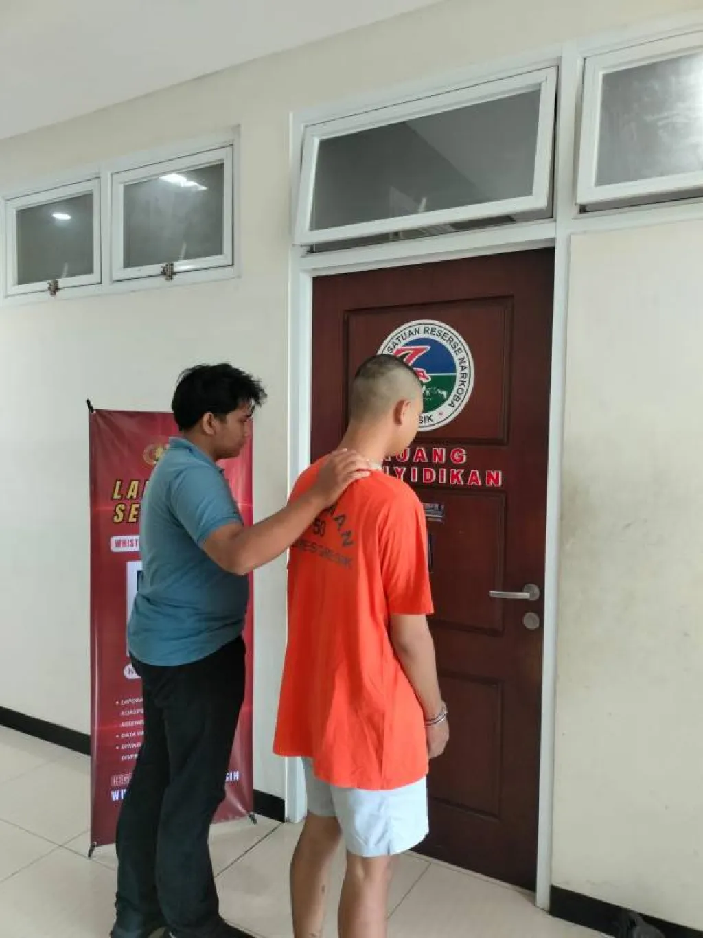 Warga  Wringinanom ,Diamankan Satreskoba Polres Gresik, Kedapatan Menyimpan Sabu Dirumah ‎