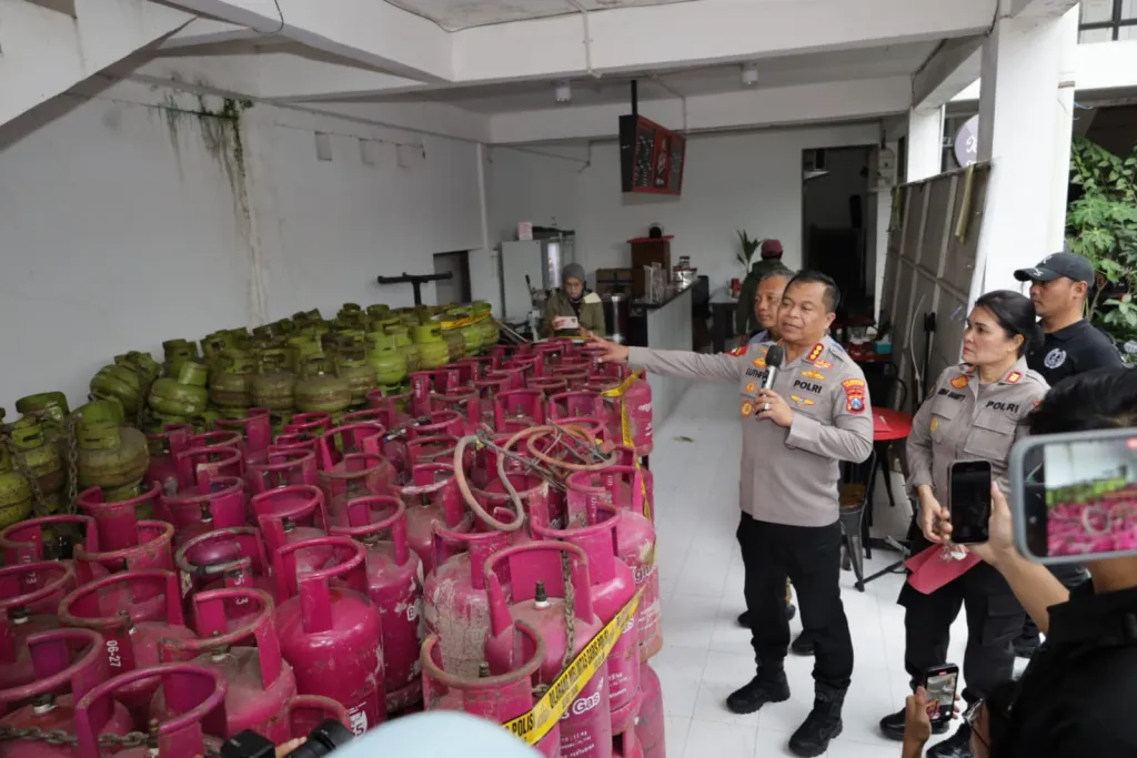 Polrestabes Surabaya Ungkap Sindikat Pengoplos LPG Bersubsidi 3kg ke 12kg