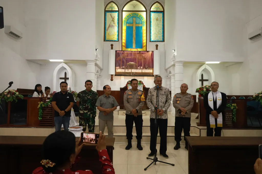 Jelang Natal PLT Kapolres Tuban Bersama Forkopimda Mengadakan Pengecekan di Pos Gereja