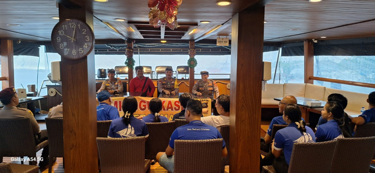 Minggu Kasih Bersama Polresta Denpasar di Kapal SAE Safari Cruises, Pelabuhan Benoa