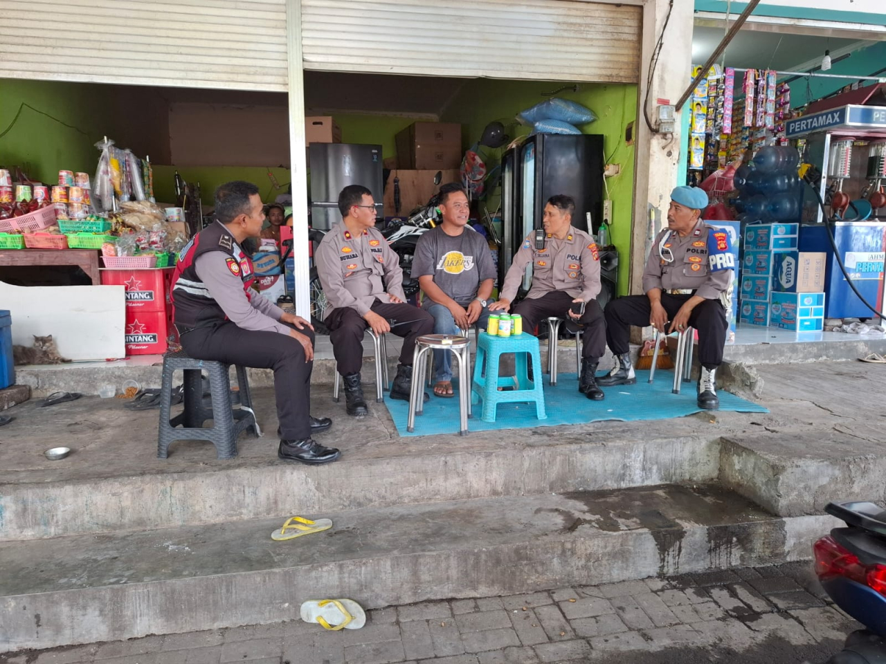 Kapolsek Benoa Sambang ke Tokoh Masyarakat, Dengarkan Aspirasi.