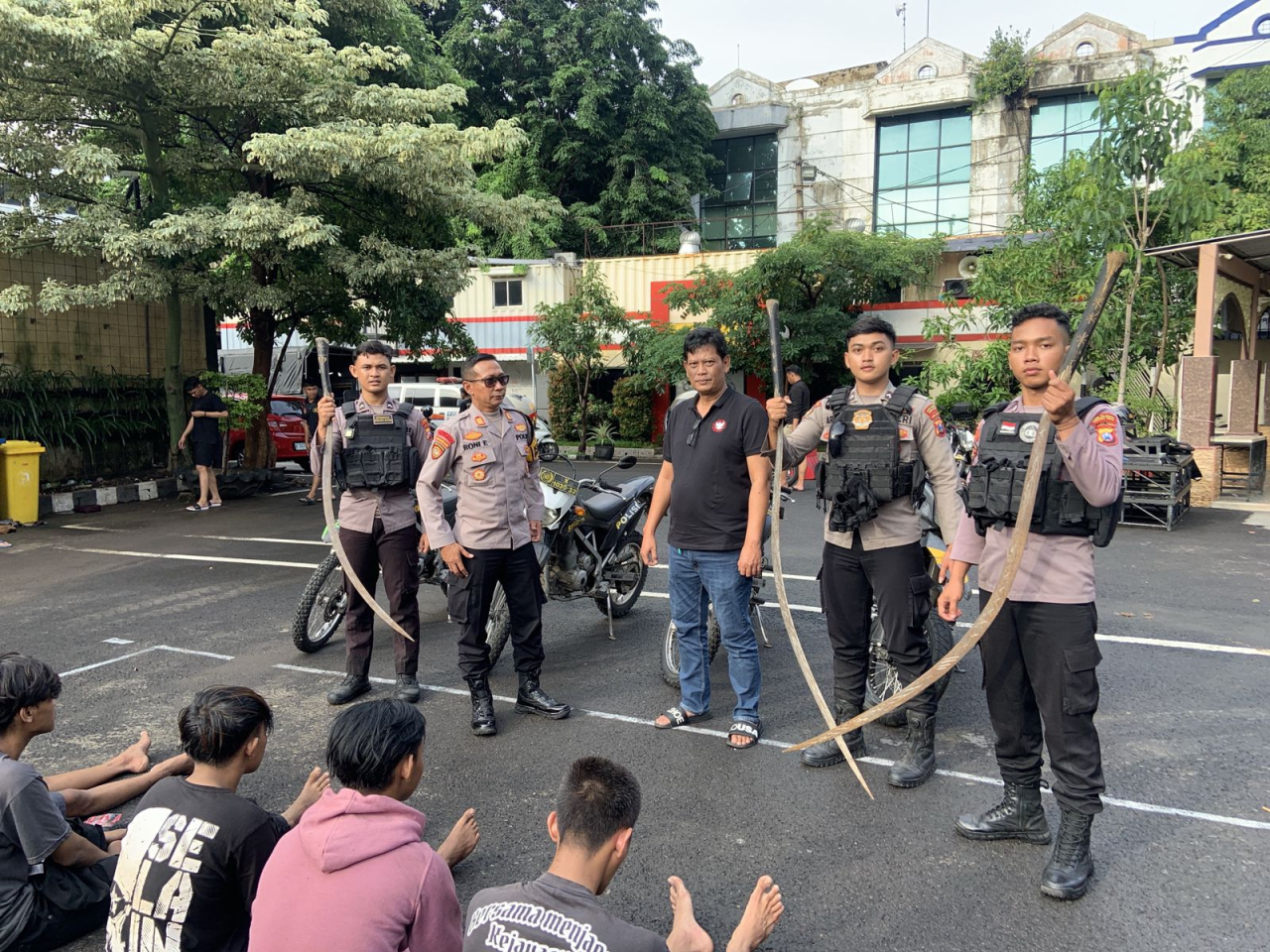 Polres Tanjung Perak Gagalkan Dua Kelompok Remaja Hendak Tawuran