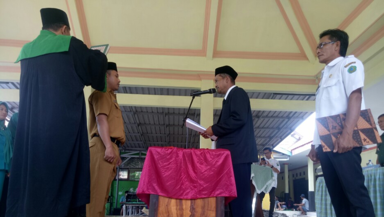 Kades Prambon Angkat Sumpah Kasun Baru
