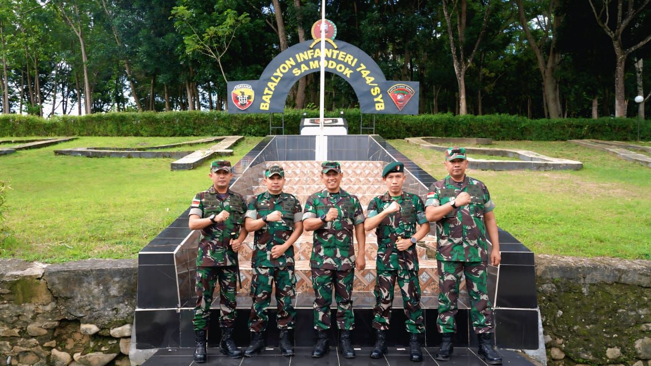 Kasdam IX/Udayana Brigjen TNI Taufiq Hanafi Kunjungi Yonif 744/SYB