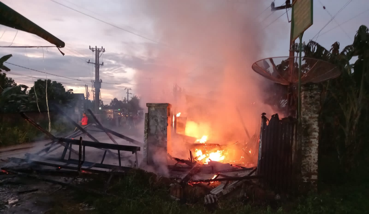 Polsek Talang Padang Identifikasi Kebakaran Bengkel dan Pom Mini