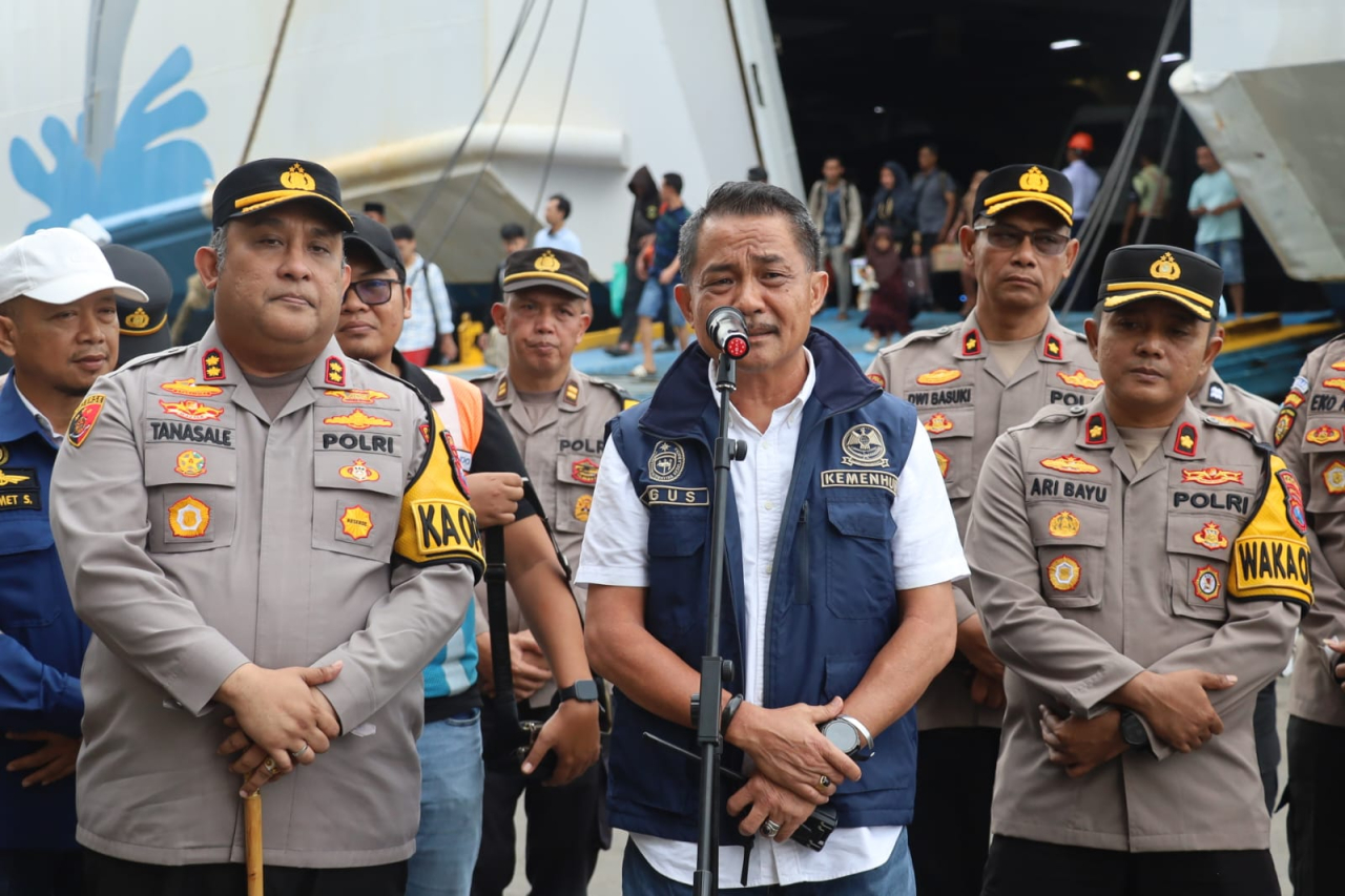 Kapolres Pelabuhan Tanjung Perak Cek Obyek Vital, Pastikan Arus Balik Aman dan Nyaman,