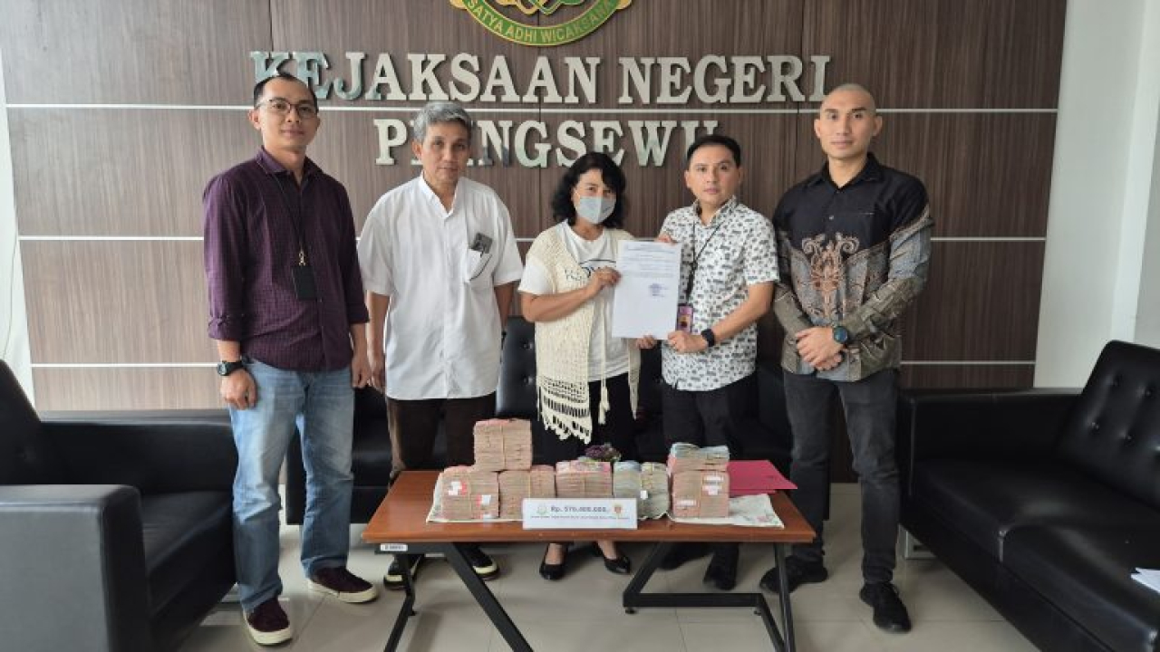 Kejari Pringsewu Pulihkan Kerugian Negara Rp.576 Juta dari Kasus Korupsi BPHTB Waris