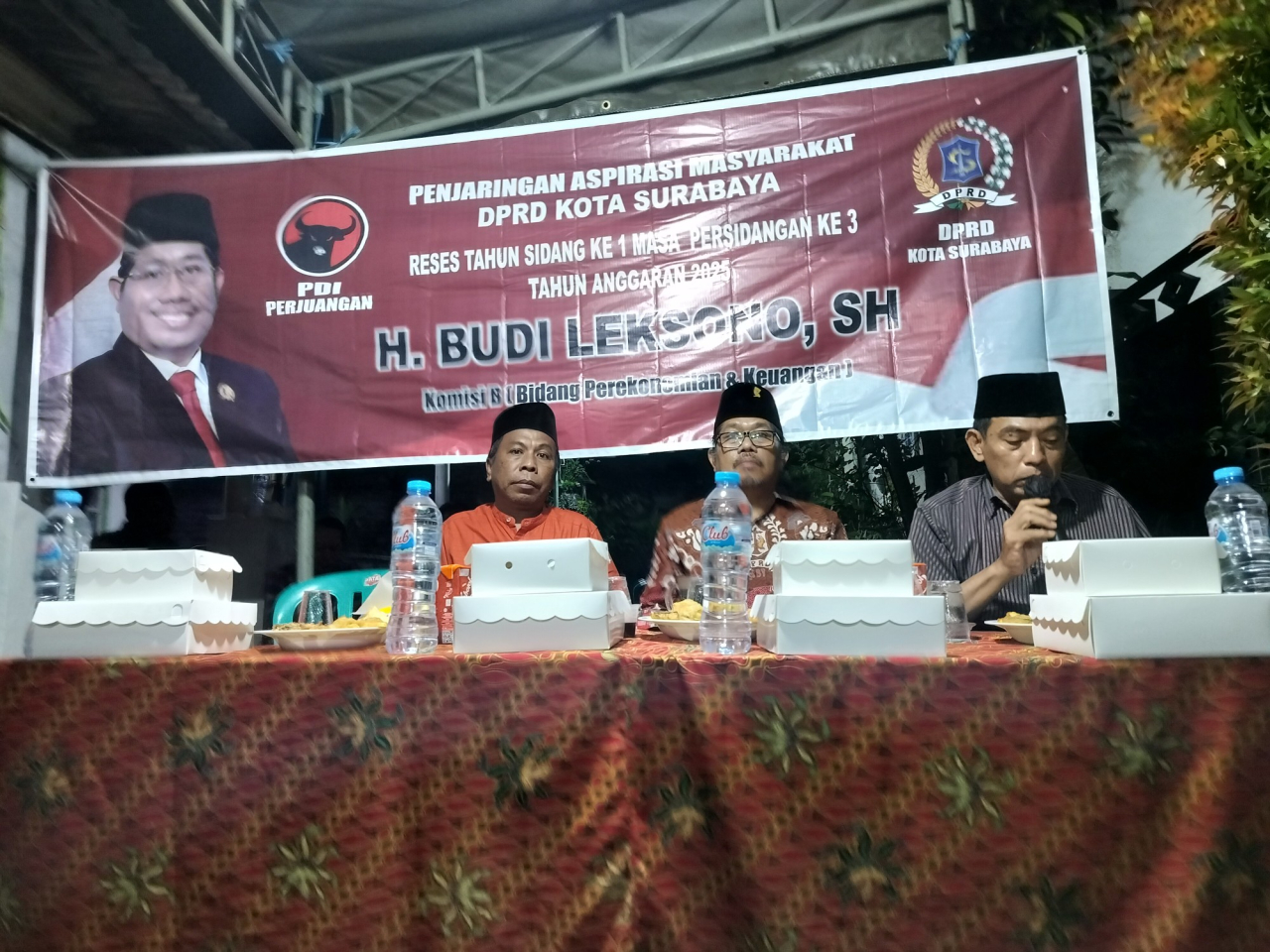 Warga RW 4 Gedung Rukem Wadul Ke DPRD Surabaya Keluhkan Minimnya PJU Di Wilayahnya