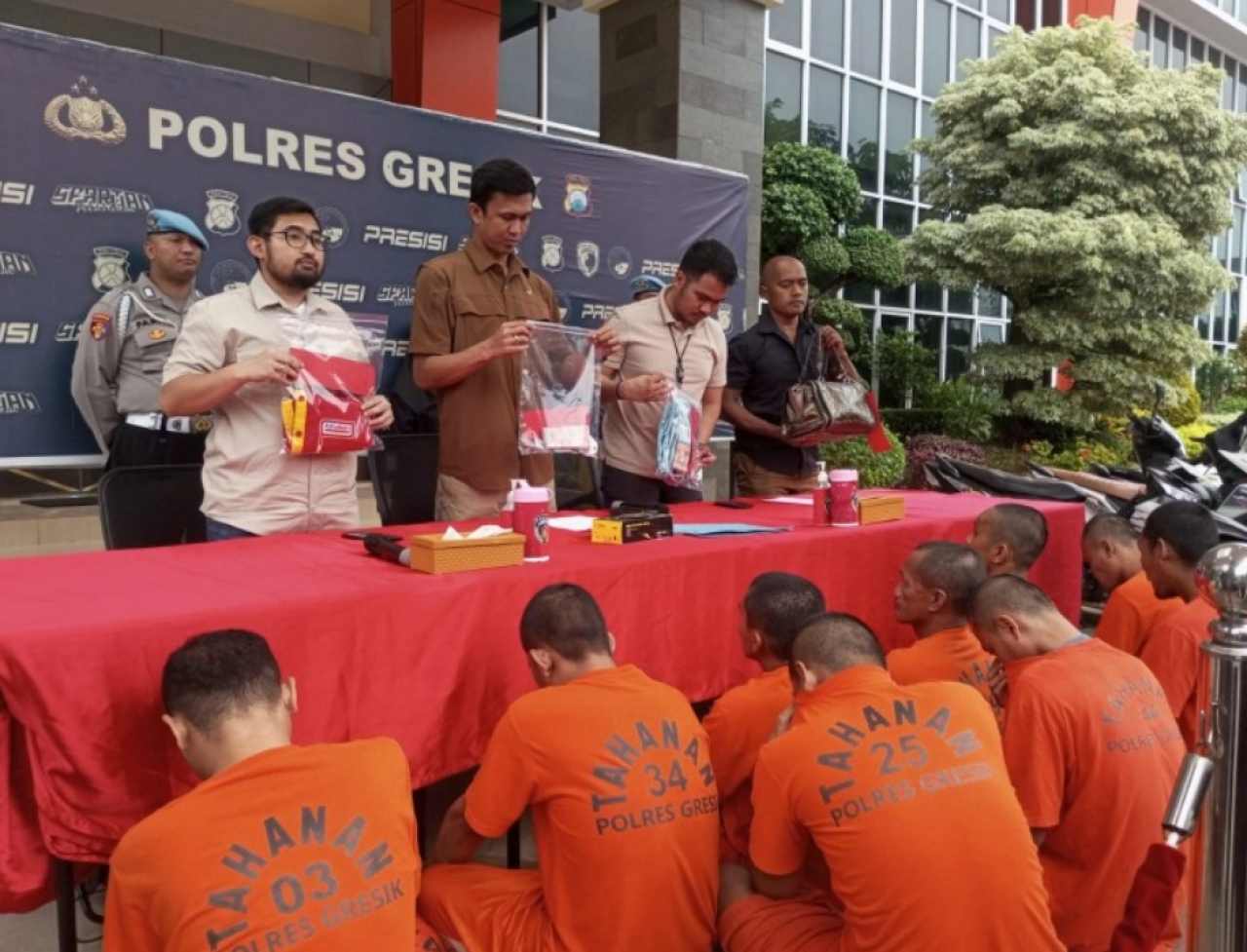 Polres Gresik Ungkap 15 Kasus dengan Mengamankan 22 Tersangka