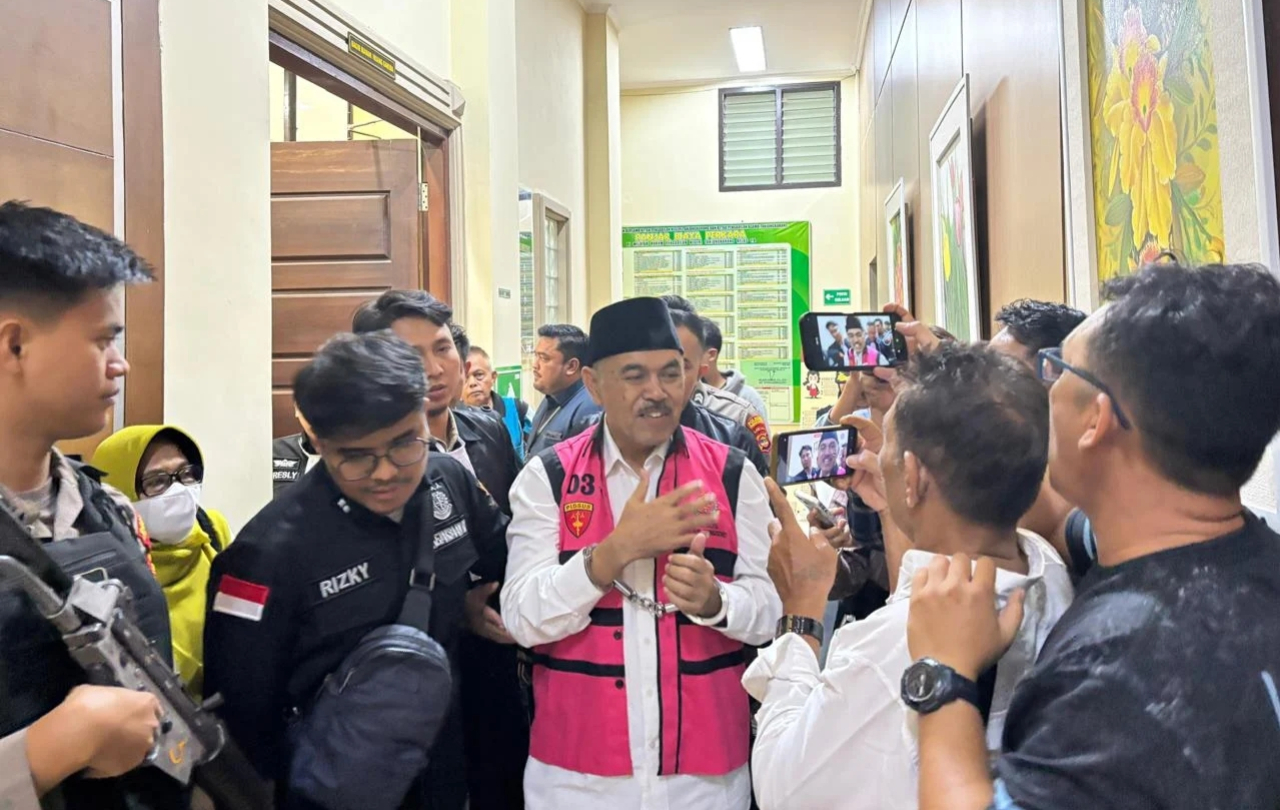 JPU Kejari Pringsewu Bacakan Dakwaan Korupsi Dana Hibah LPTQ Dalam Sidang Perdana Terdakwa Drs. Heri Iswahyudi, M.Ag