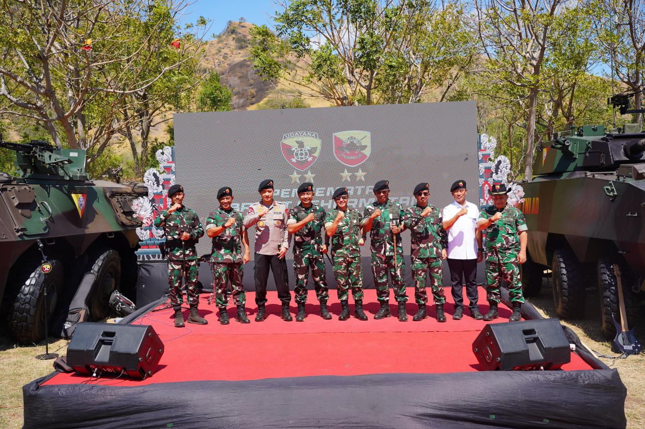 Sinergi TNI, Pemerintah, dan Forkopimda Warnai Penutupan Latihan Menembak Ranpur Denkav 4/SP di Buleleng