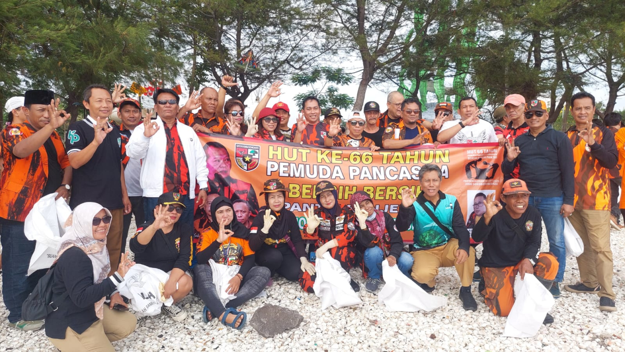 Pemuda Pancasila Surabaya Gelar Aksi Bersih-Bersih Pantai Kenjeran