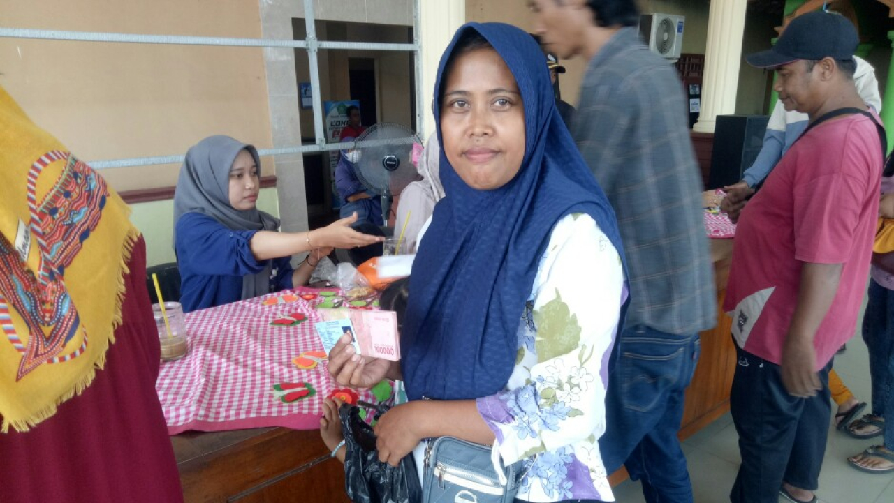 260 Warga KPM Desa Grabagan Terima BLT Kemensos RI