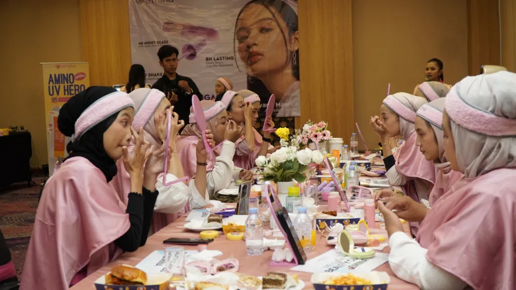 Belajar Korean Look Sambil Cicip Kuliner Korea, Beauty Class Ini Diserbu Peserta