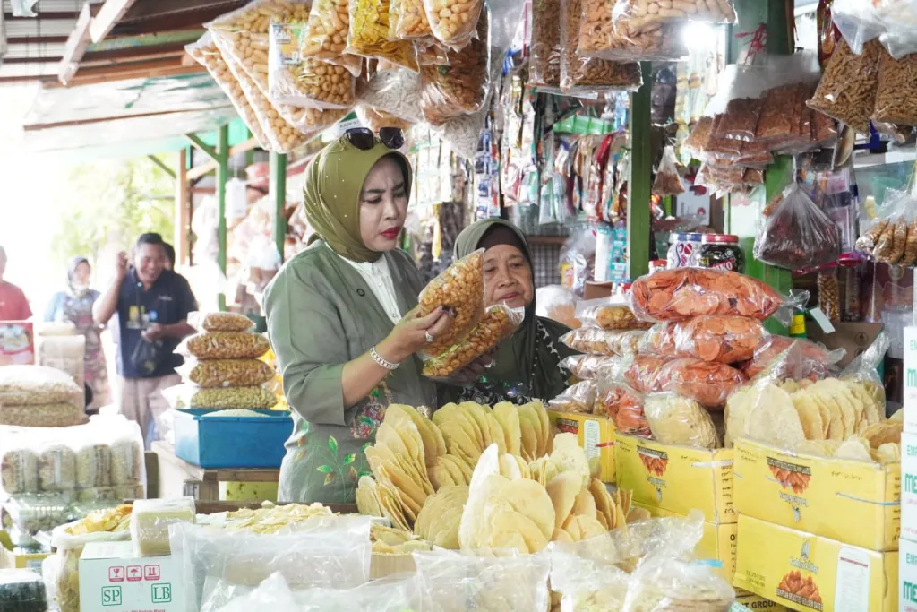 Wabup Mimik Idayana Sidak Harga Sembako dan Serap Aspirasi Pedagang di ‎Pasar Porong