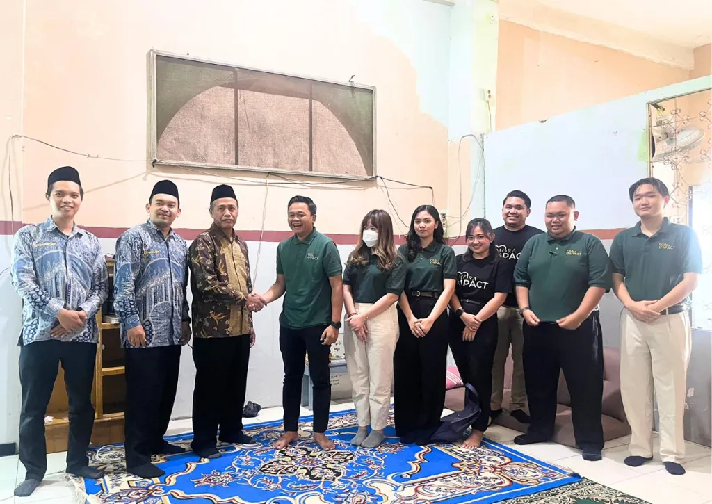 LAMORA Kota Lama Surabaya Revitalisasi Perpustakaan dan Serahkan Donasi Buku ke Mts Himmatun Ayat