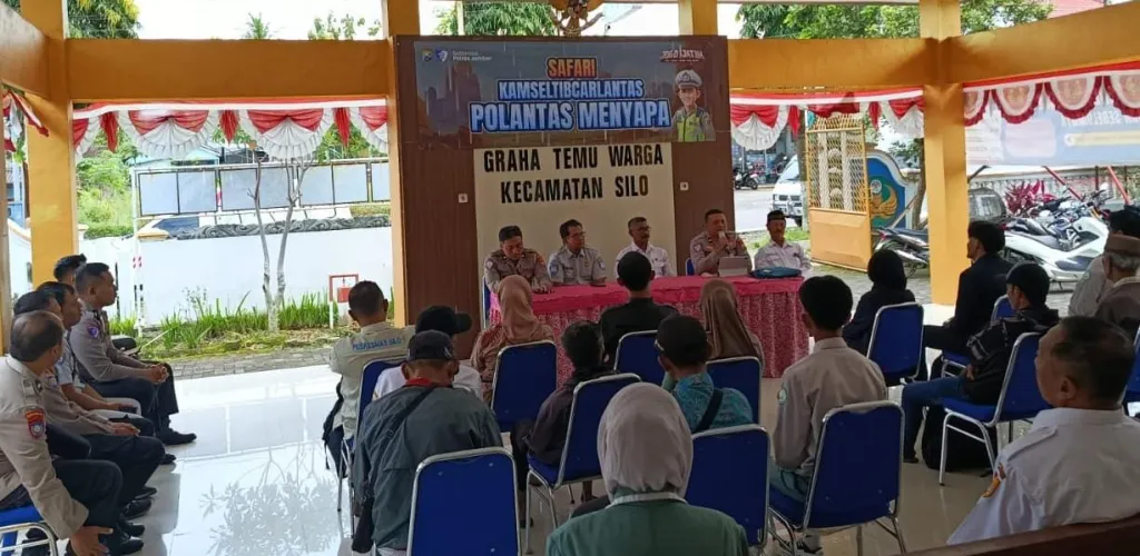 Polantas Menyapa : Polres Jember Gelar Safari Kamseltibcar Lantas Sosialisasikan Jalur Blackspot ‎