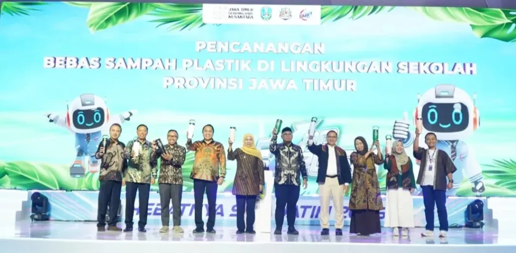 Gerakan Bebas Sampah Plastik Menggema di Expo SMK Hebat 2026, Dinas Pendidikan Jatim Bagikan Tumbler untuk Peserta