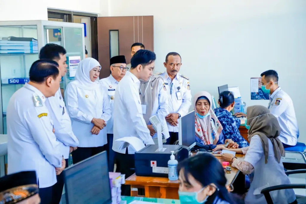 Gubernur Khofifah Pastikan Pasien PBI Tetap Terlayani Selama Masa Transisi