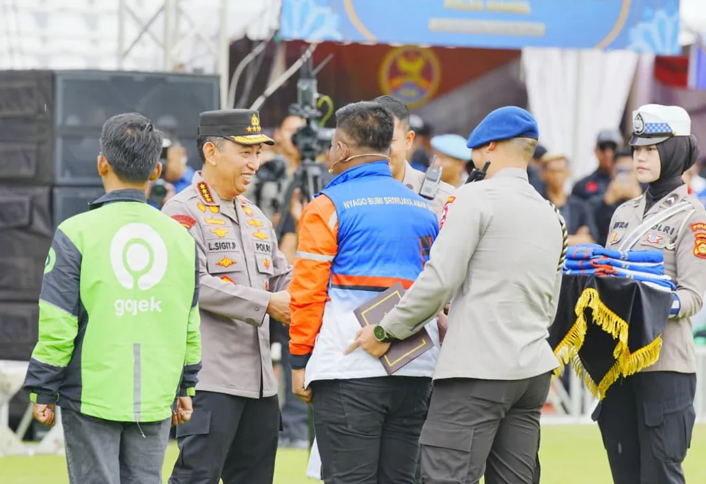 Pimpin Apel Ojol-Buruh di Sumsel, Kapolri Tekankan Jaga Persatuan hingga Stabilitas Nasional