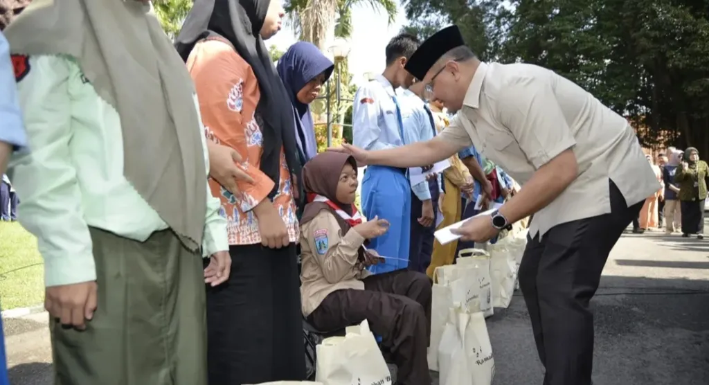 1.250 Siswa SMA/SMK/SLB di Kediri Ikuti Ramadan Berbagi, Perkuat Semangat Kepedulian dan Kebersamaan