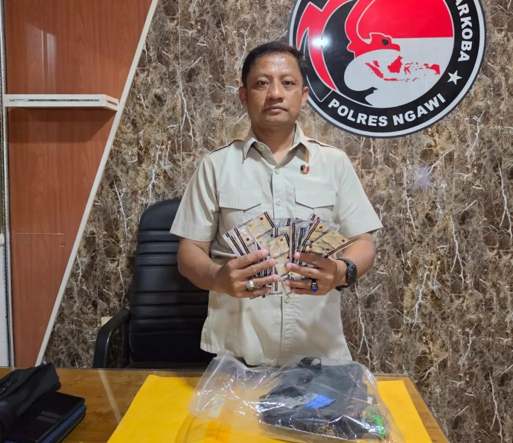 Polres Ngawi Ungkap Peredaran Obat Keras Ilegal, Tersangka dan Ratusan Okerbaya Diamankan ‎ ‎