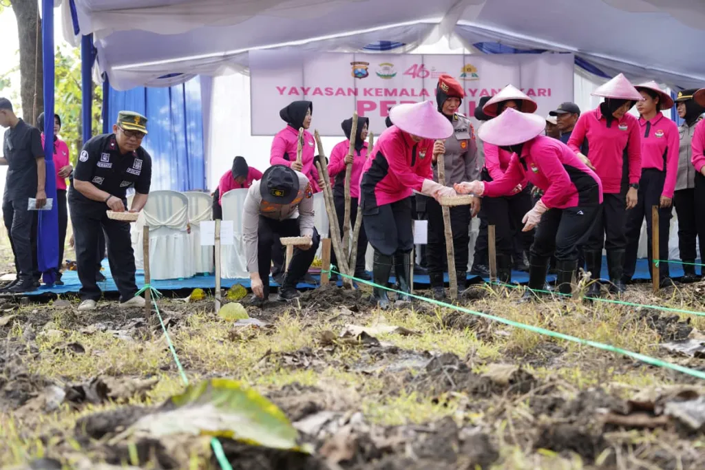 Polres Bojonegoro Sulap Lahan Kosong Jadi Kebun Jagung Wujudkan Swasembada Pangan
