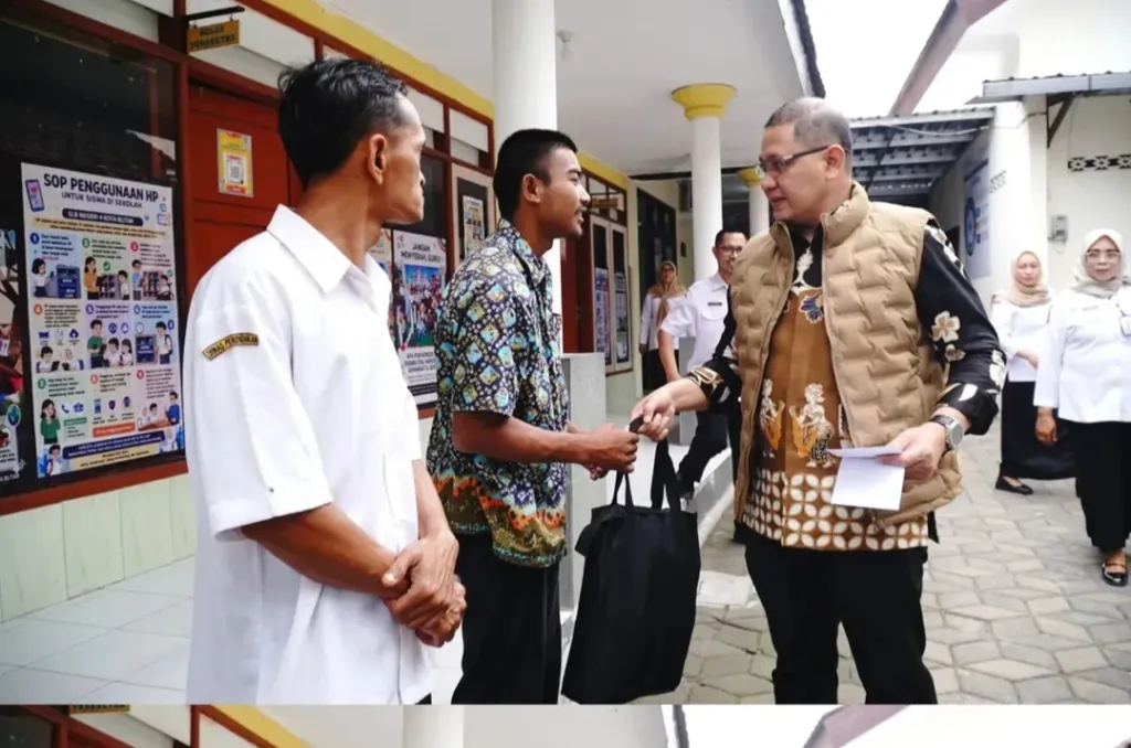 Komitmen Pendidikan Inklusif, Kadisdik Jatim Tinjau SLB Negeri 4 Kota Blitar