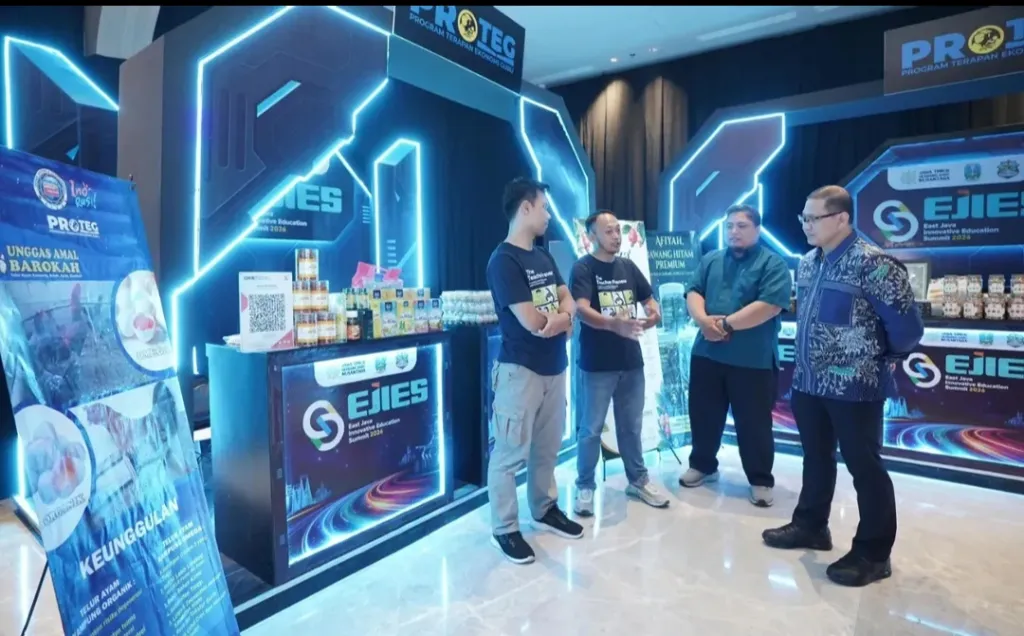 Kadindik Jatim Tinjau Booth PROTEG di EJIES, Dorong Kesejahteraan Guru Lewat Ekonomi Produktif