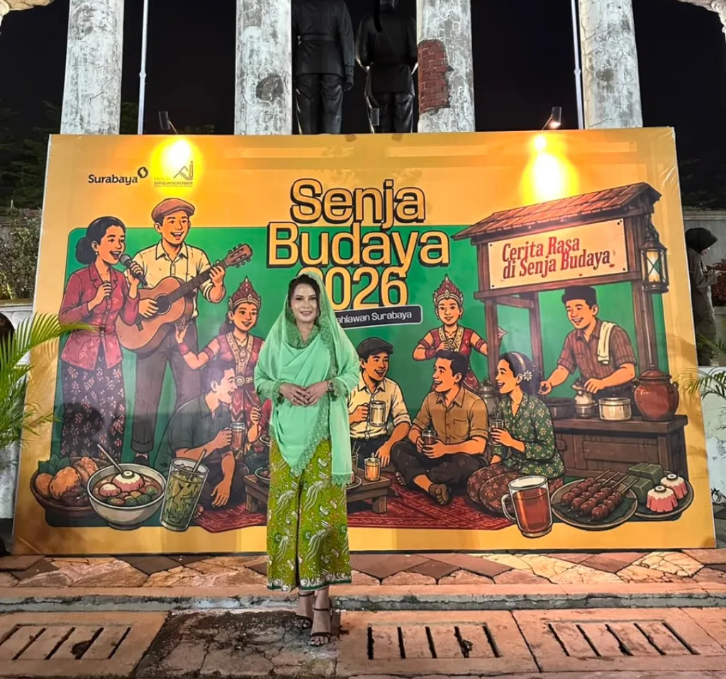 Senja di Tugu Pahlawan, Cara Ning Acha Mengenang Surabaya di Hari Jadi ke-733