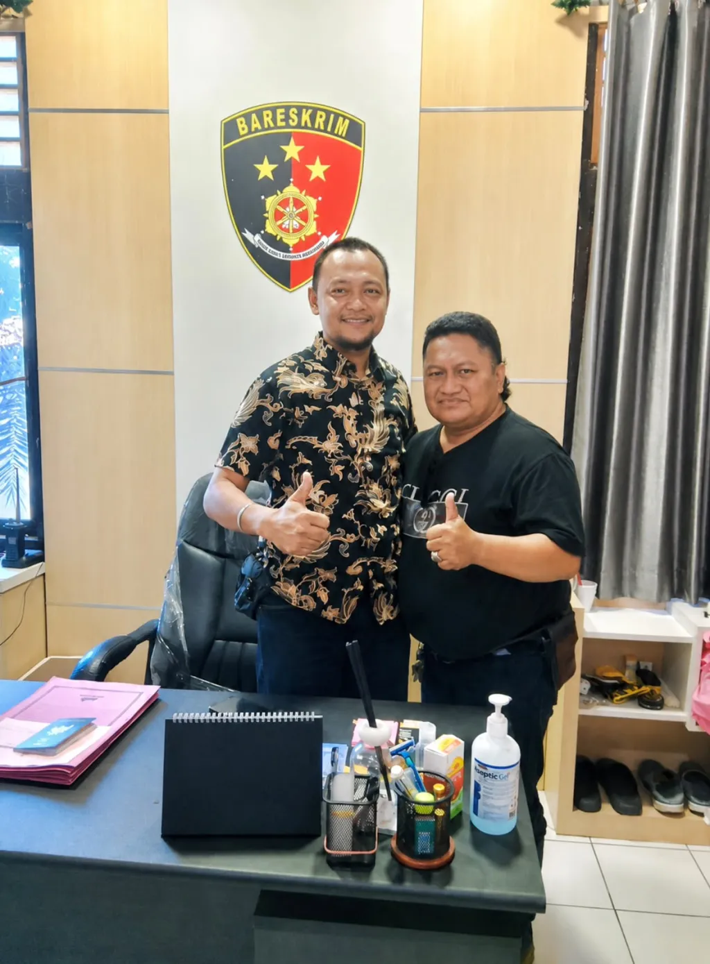 Abah Samsul Sambangi Kanit Reskrim Polsek Kenjeran