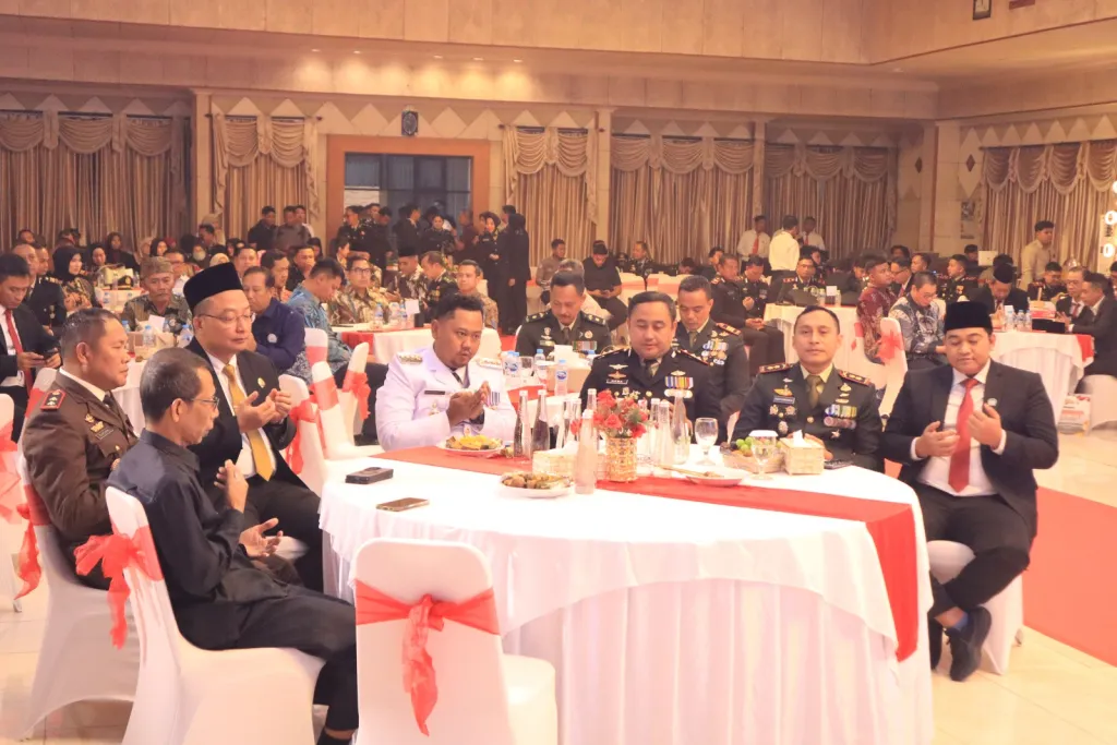80 Tahun Mengabdi, Polri untuk Masyarakat: Forkopimda Gresik Gelar Upacara dan Tasyakuran Hari Bhayangkara ke-80